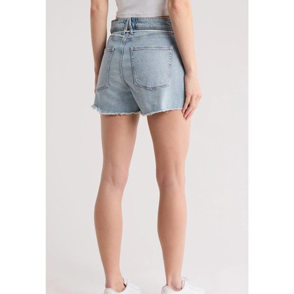 NEW Good American Good Girlfriend Denim Shorts Plus Size 26 Light Indigo Cut-Off - Picture 3 of 3